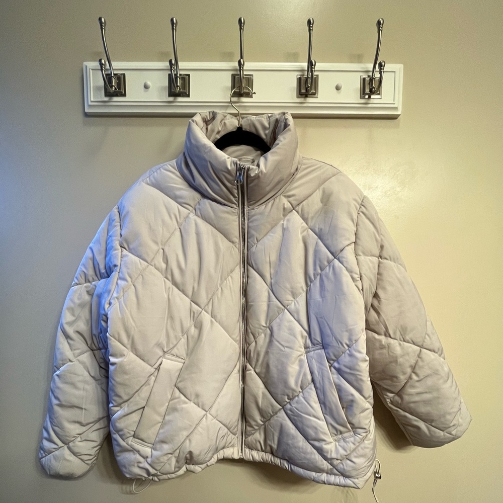 Divided (H&M) crop puffer coat